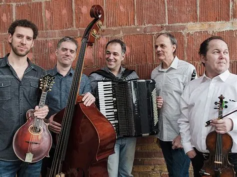 Klezmer Grooves: A Whimsical Fusion of Eastern European Folk and Jazzy Improvisation